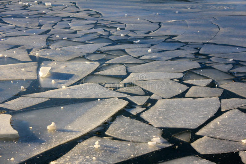 gebrochenes-eis-29459352